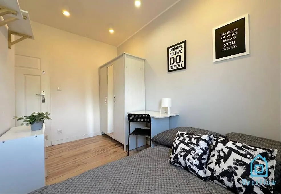 Walezy Room - Peaceful Retreat, 10 Minutes To Gdansk Old Town & Seaside 0*,  Польша