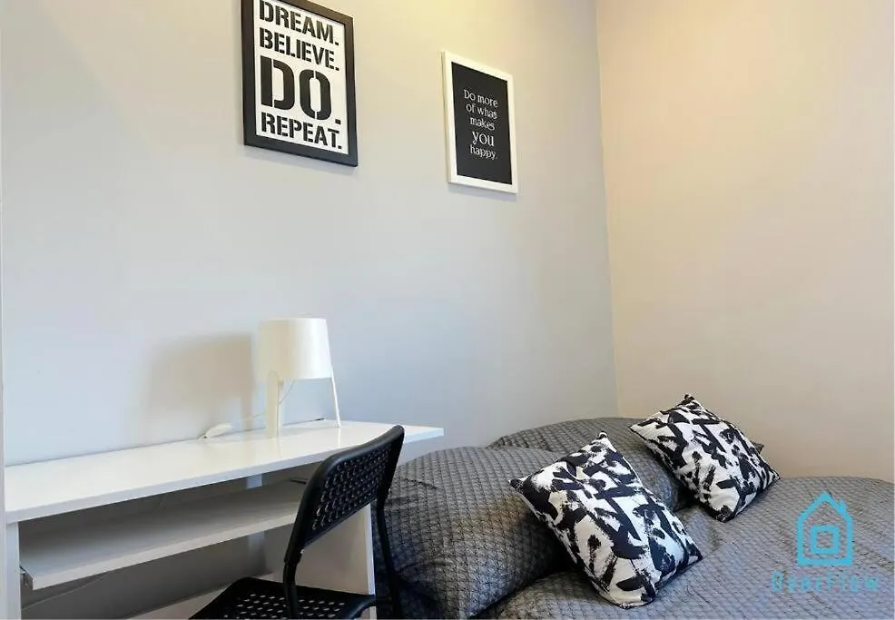 Walezy Room - Peaceful Retreat, 10 Minutes To Gdansk Old Town & Seaside Проживание в семье